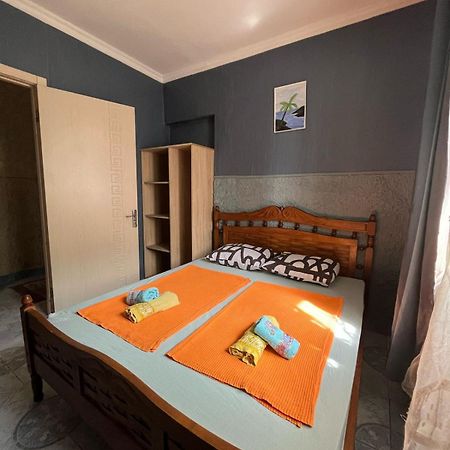 Guest House Barbi Batumi Exterior photo
